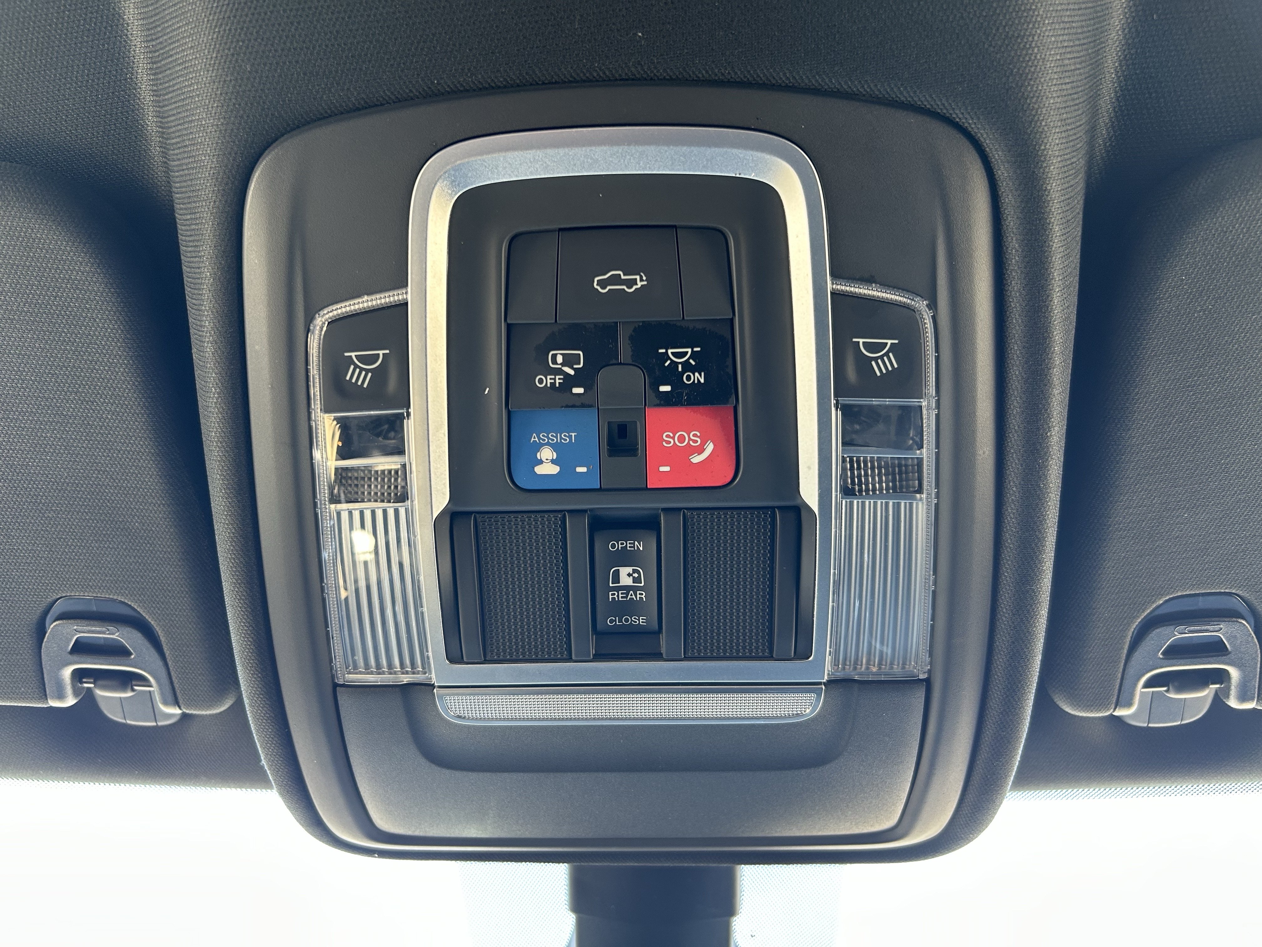 Used 2020 RAM 1500 Laramie AWD/4WD image 31