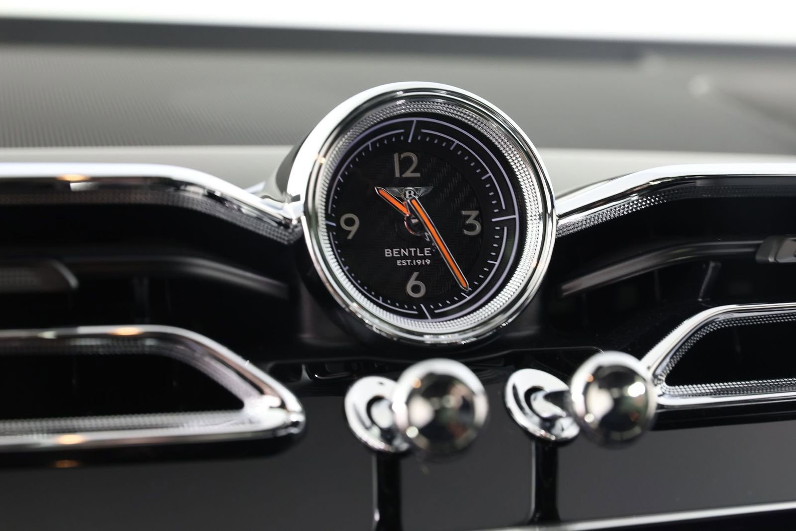 Used 2023 Bentley Bentayga image 34