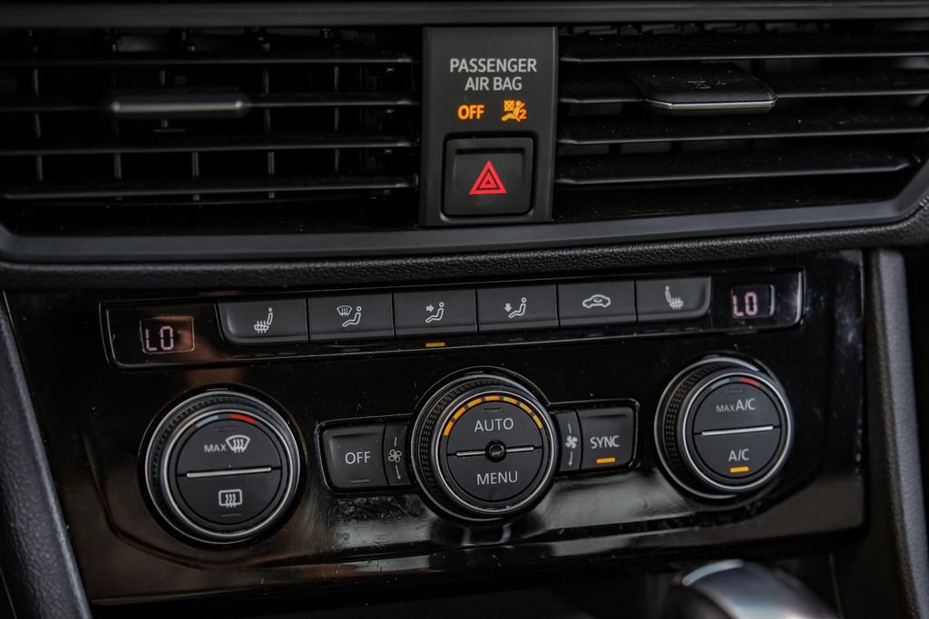 Used 2019 Volkswagen Jetta R-Line FWD image 30