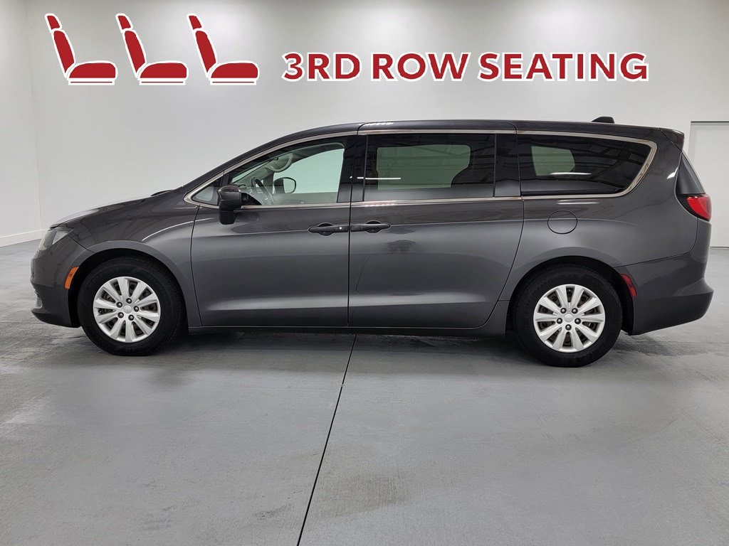Used 2018 Chrysler Pacifica L FWD image 5