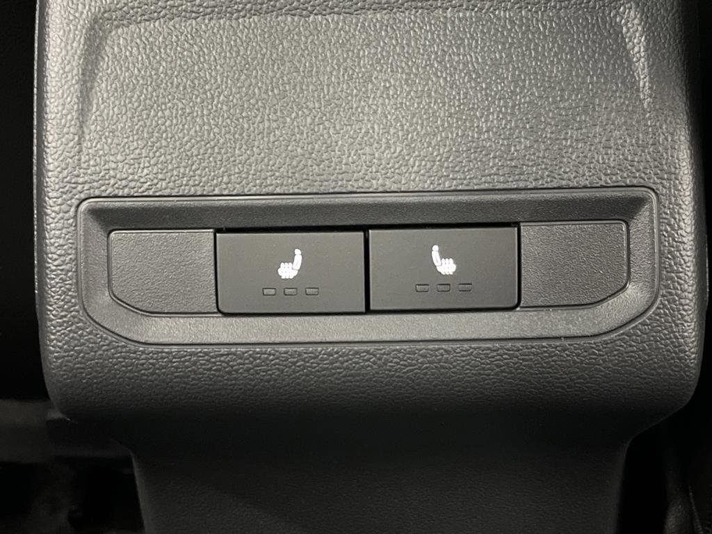 Used 2025 Volkswagen Jetta SEL image 30