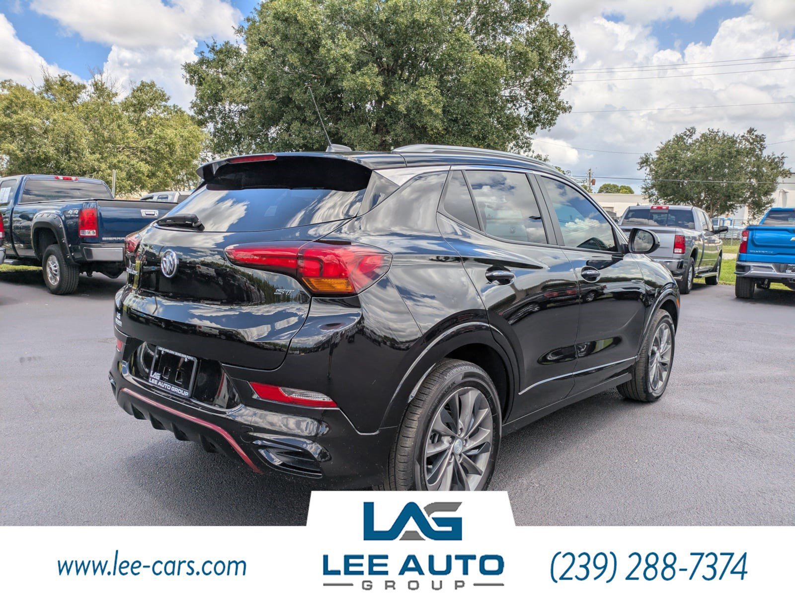 Used 2023 Buick Encore GX Select w/ Sport Touring Package FWD image 3