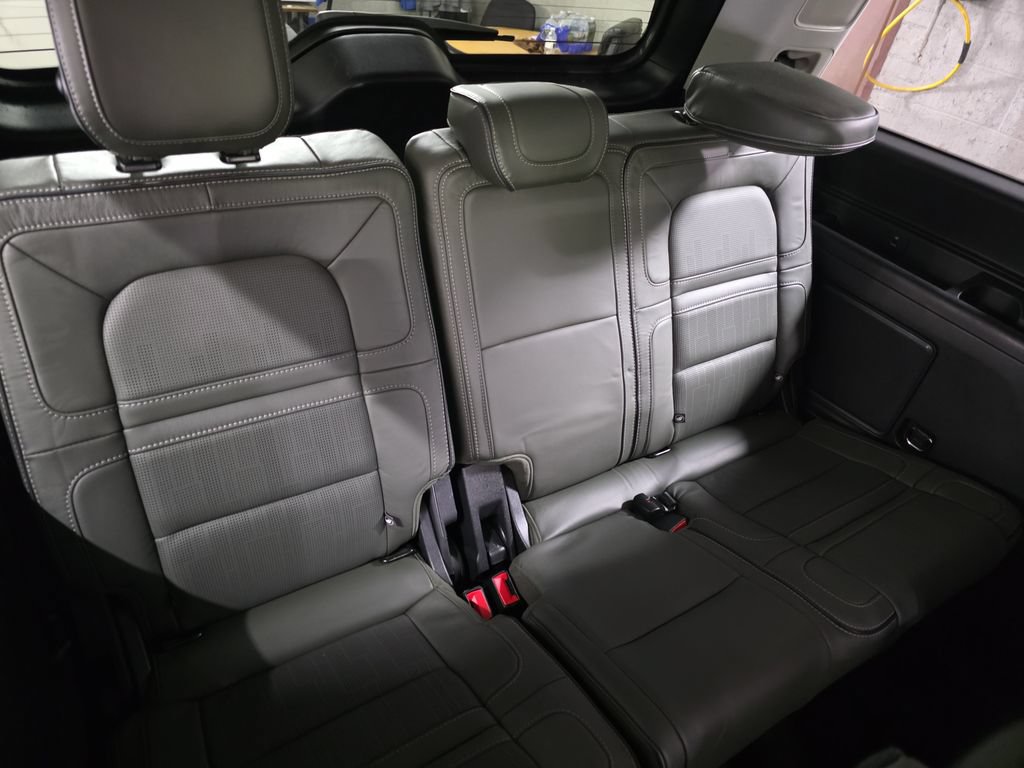 Used 2022 Lincoln Navigator Black Label AWD/4WD image 12