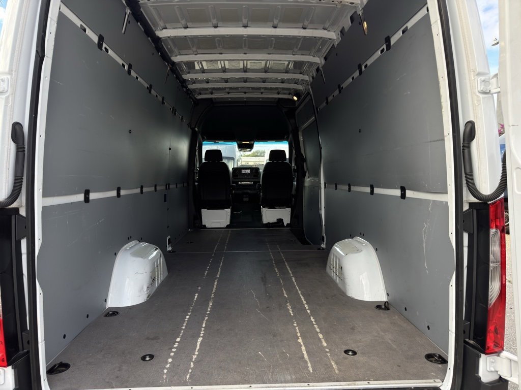 Used 2024 Mercedes-Benz Sprinter 2500 image 16