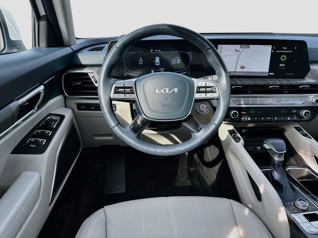 Used 2025 Kia Telluride EX w/ EX Captain's Chair Package AWD/4WD image 23