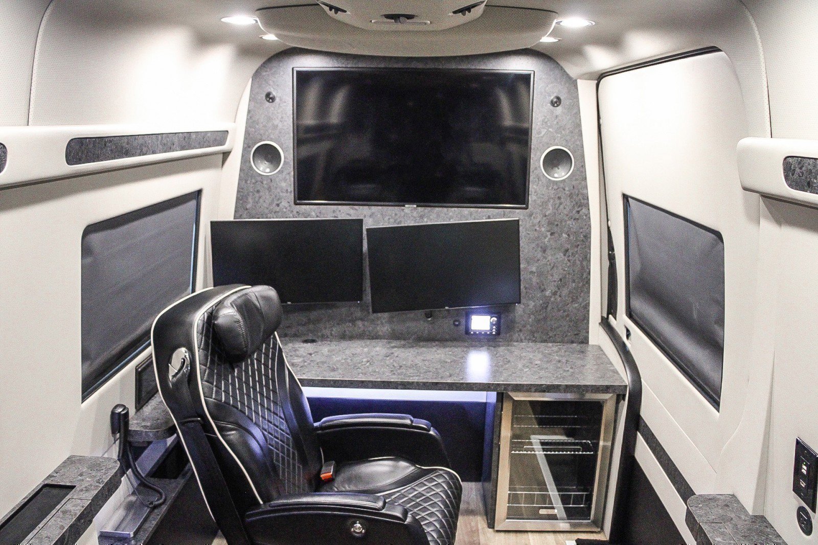 Used 2017 Mercedes-Benz Sprinter 3500 image 14