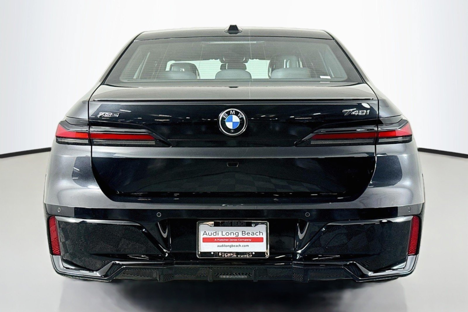 Used 2026 BMW 740i xDrive AWD/4WD image 3