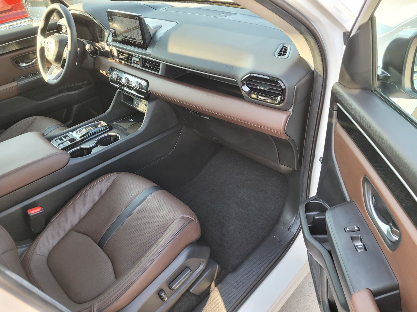 Used 2025 Honda Pilot Elite image 24