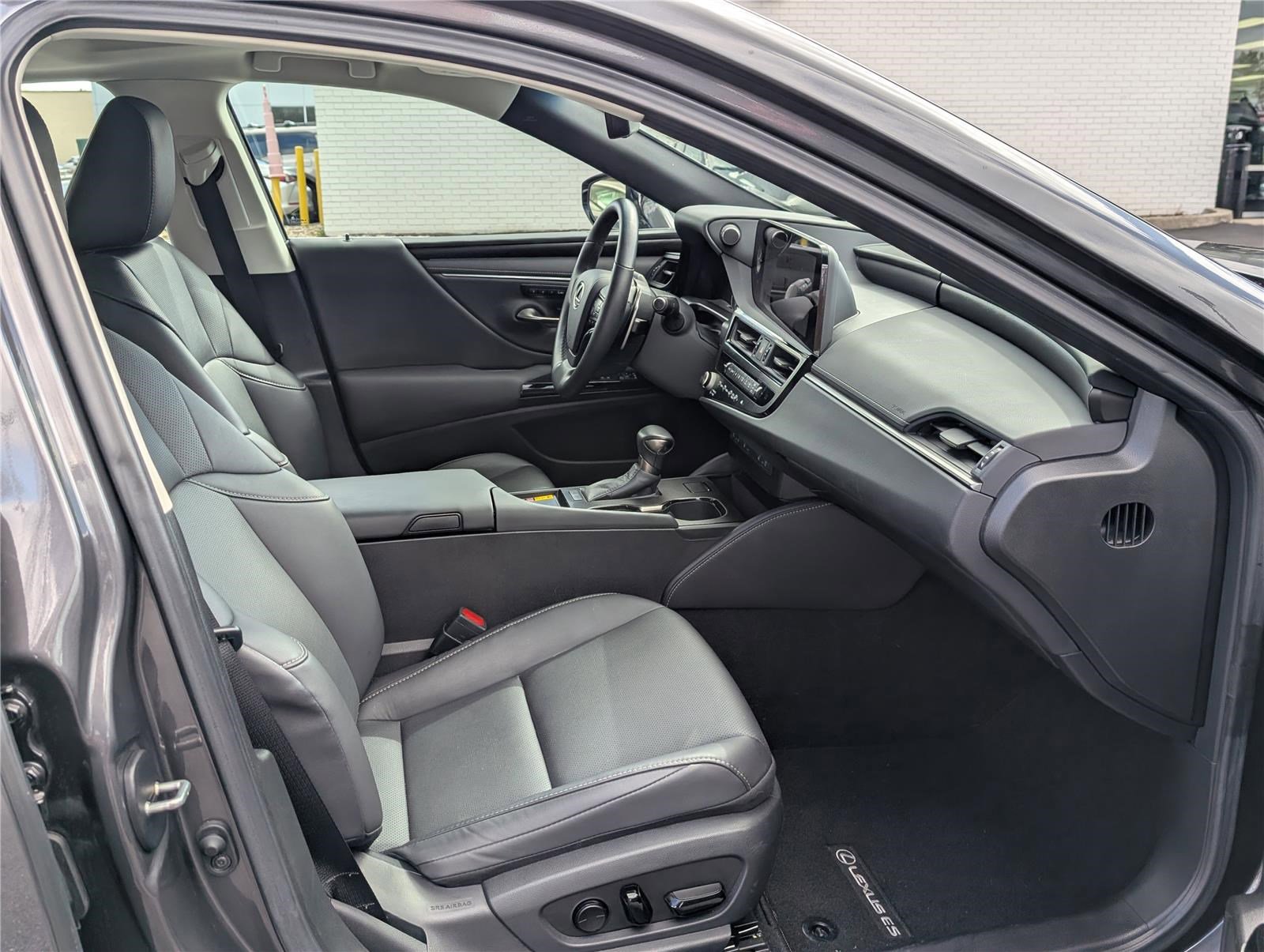 Certified 2025 Lexus ES 350 w/ Premium Package image 11