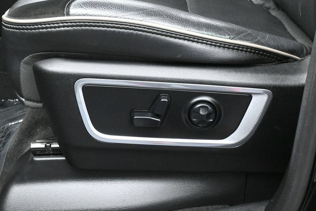 Used 2020 RAM 1500 Laramie w/ Sport Appearance Package AWD/4WD image 12