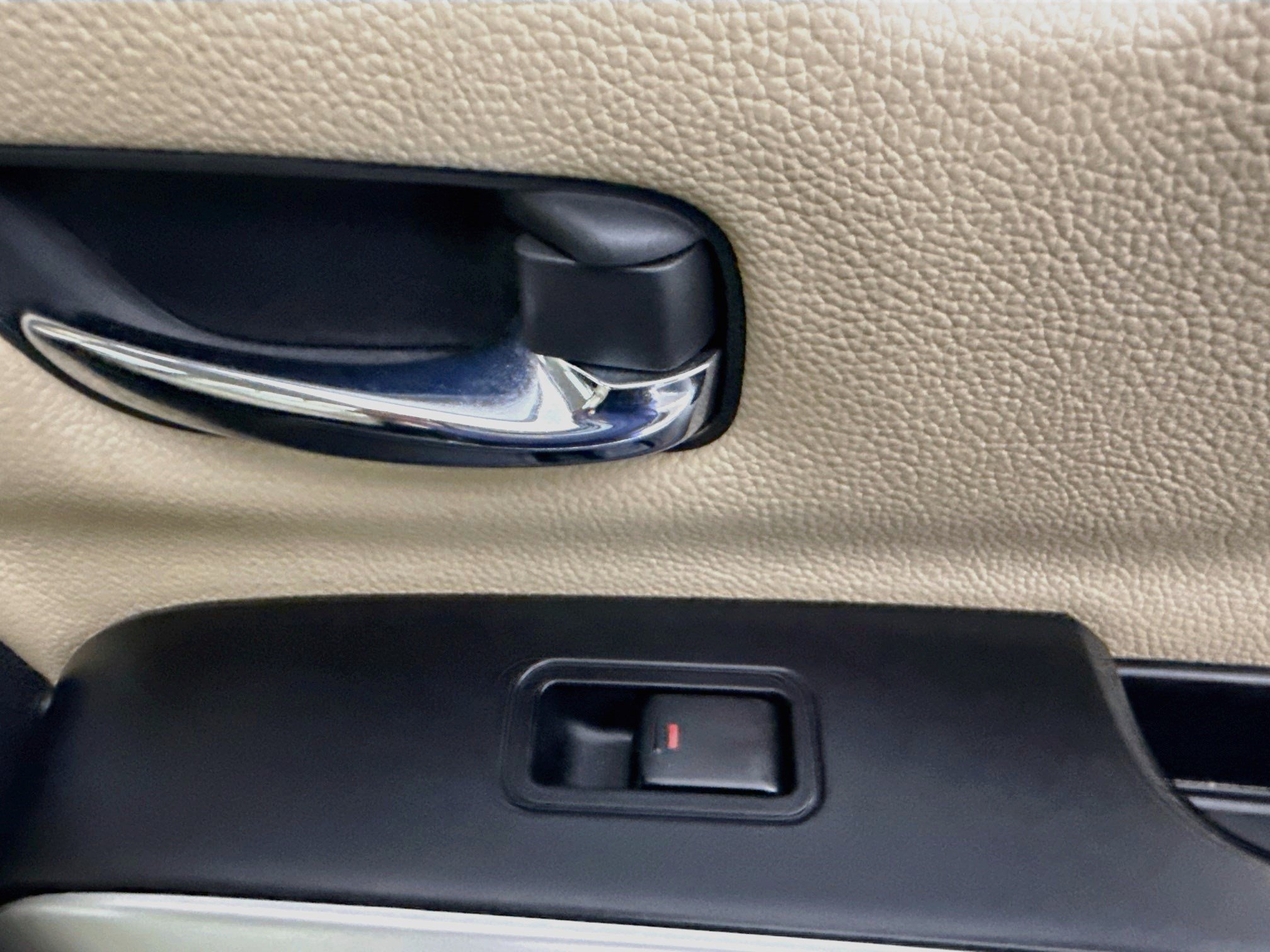 Used 2017 Nissan Titan SV RWD image 29