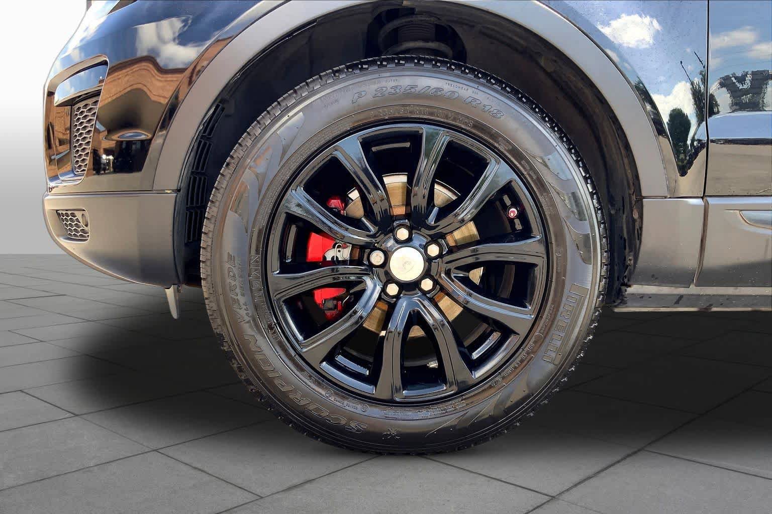 Used 2018 Land Rover Range Rover Evoque SE AWD/4WD image 11