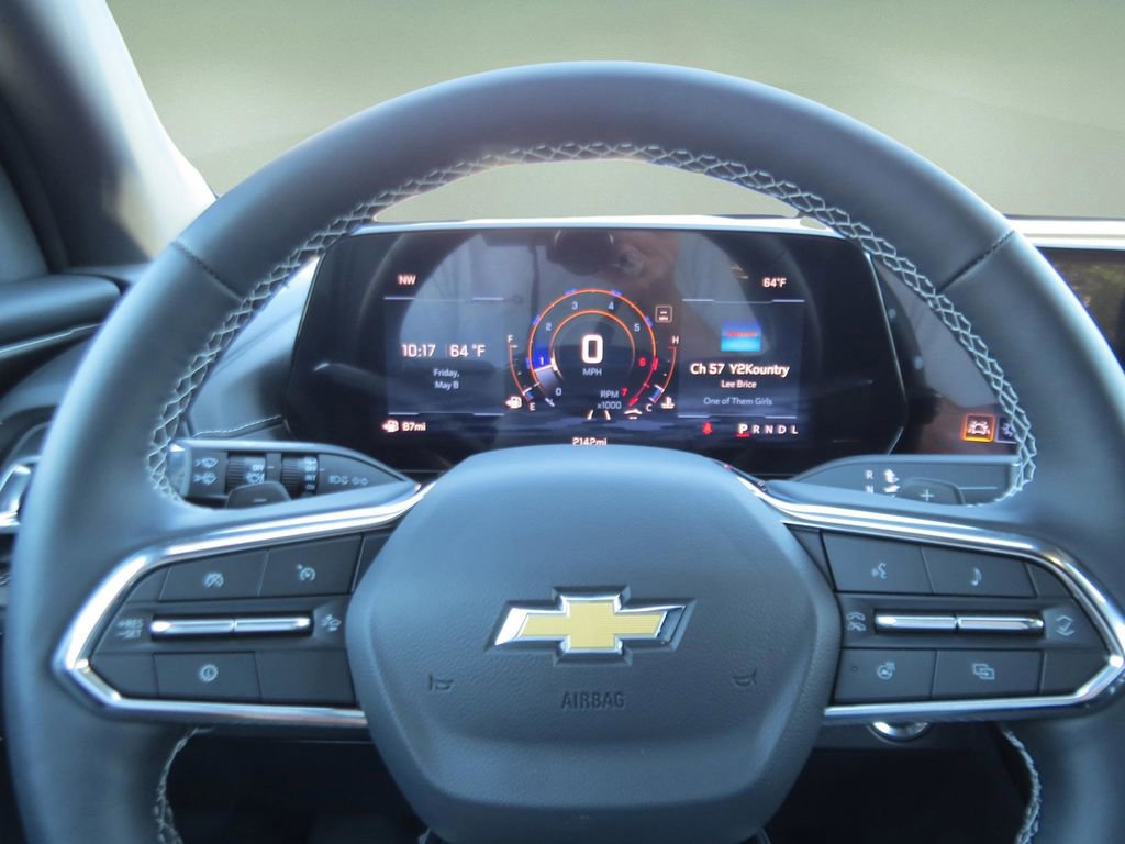 Certified 2026 Chevrolet Traverse LT FWD image 23