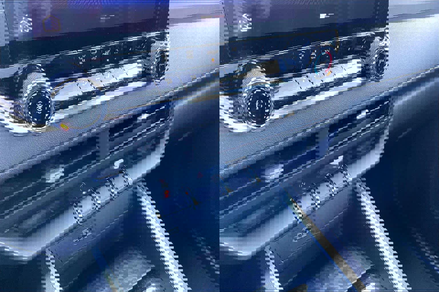 Used 2023 Chevrolet Colorado Trail Boss w/ Technology Package image 32