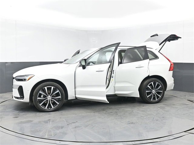 Used 2024 Volvo XC60 B5 Plus image 52