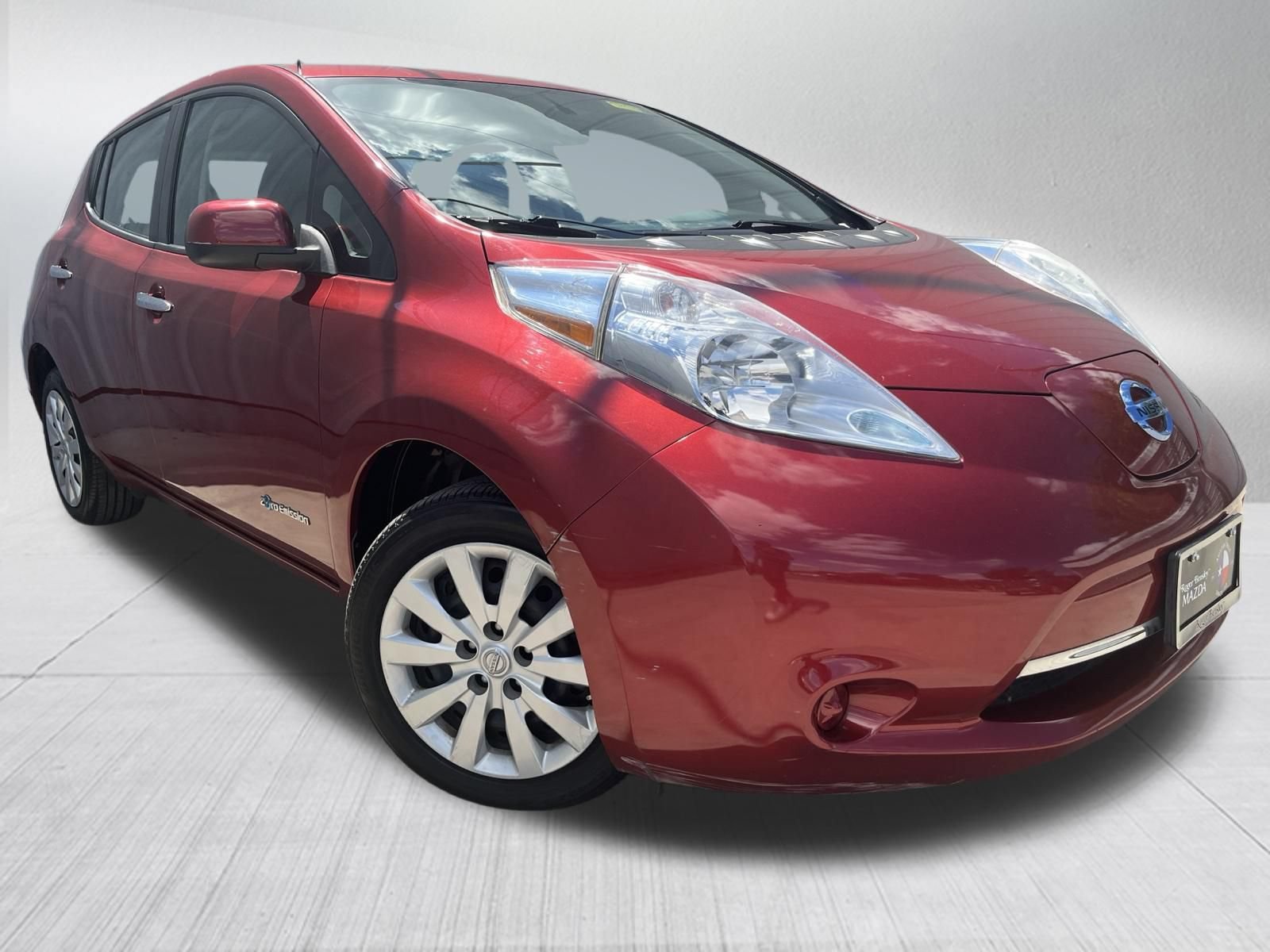Used 2015 Nissan Leaf S w/ Charge Package FWD image 3