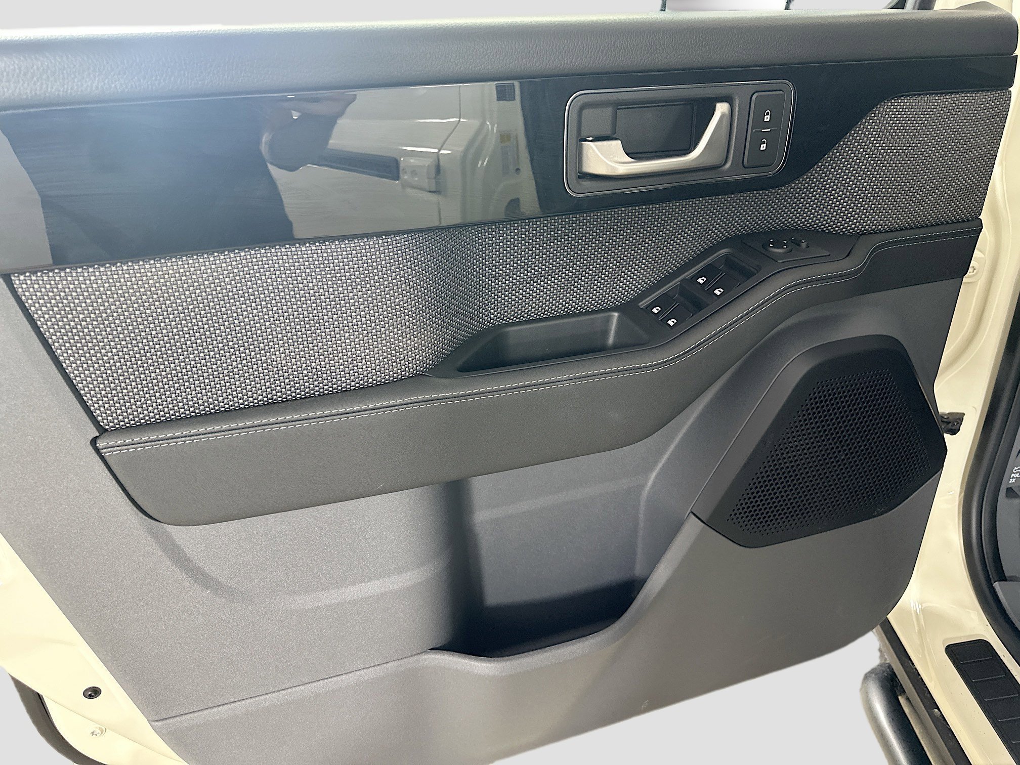 New 2026 INEOS Grenadier Station Wagon AWD/4WD image 15