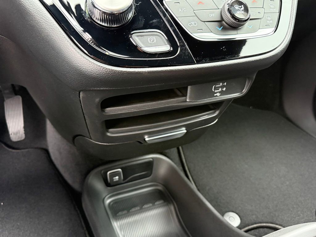New 2027 Chrysler Pacifica Select FWD image 20