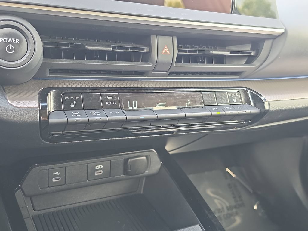 Used 2024 Toyota Prius XLE FWD image 19