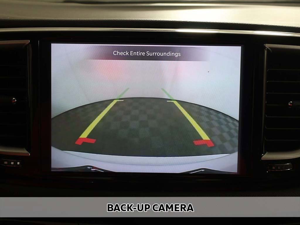 Used 2024 Chrysler Pacifica Touring-L image 5