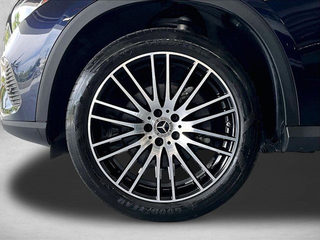Used 2024 Mercedes-Benz GLC 300 image 10
