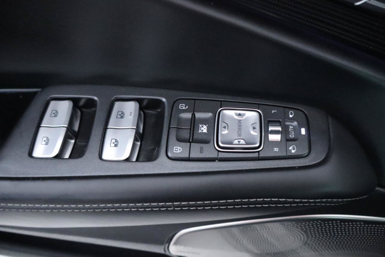 Used 2018 Genesis G90 3.3T Premium RWD image 29