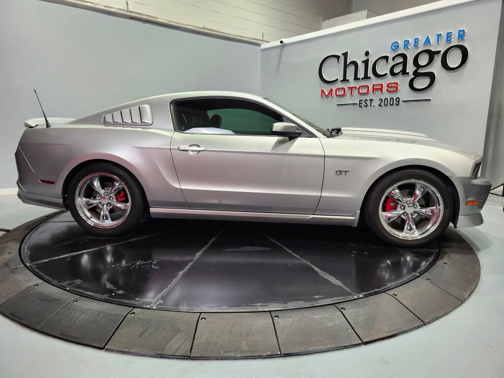 Used 2010 Ford Mustang GT RWD image 9