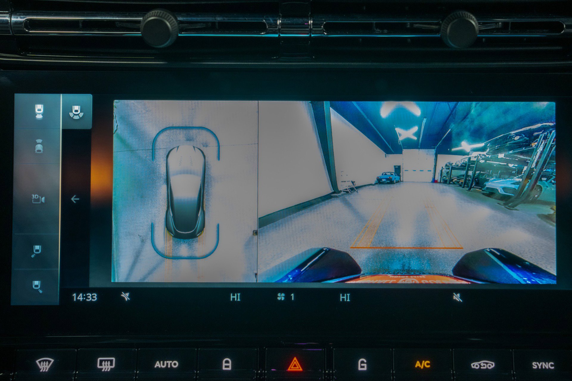 Used 2024 Aston Martin DB12 Coupe image 34