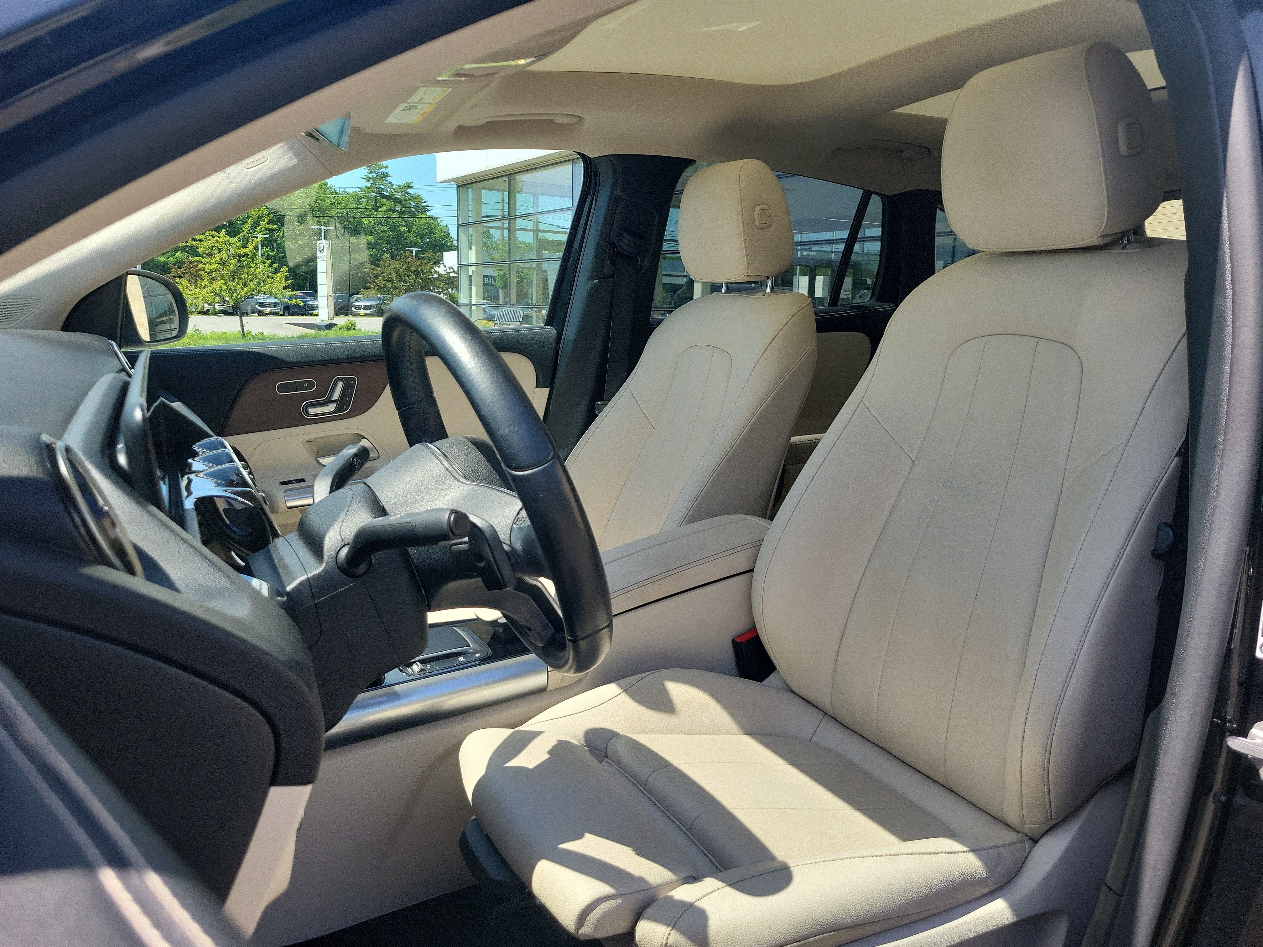 Used 2022 Mercedes-Benz GLA 250 4MATIC image 4