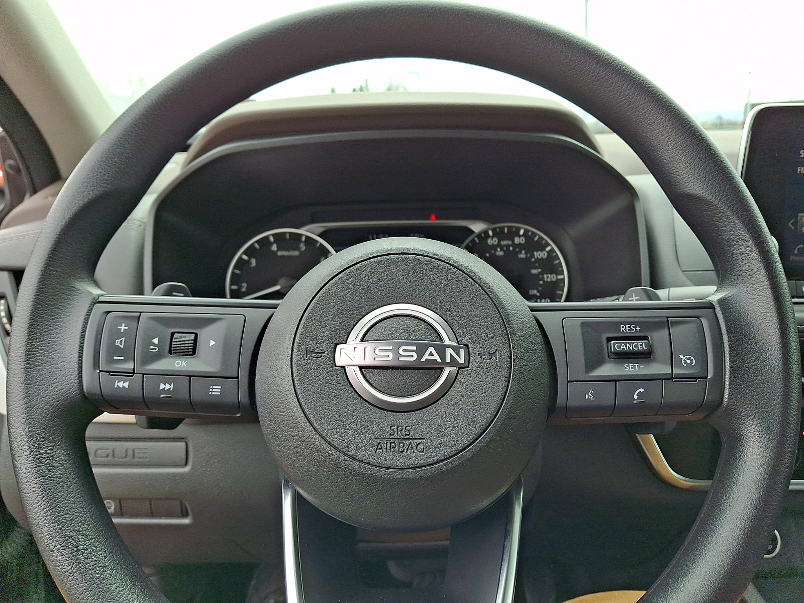 Used 2023 Nissan Rogue S AWD/4WD image 19