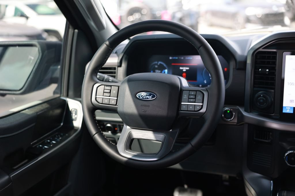 Used 2025 Ford F150 Lightning XLT AWD/4WD image 26