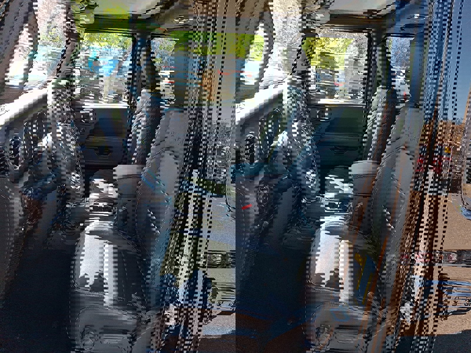 Used 2023 Jeep Wrangler Sahara w/ Cold Weather Group image 13