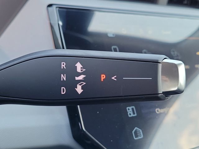 New 2027 Chevrolet Bolt LT w/ Comfort Package image 27