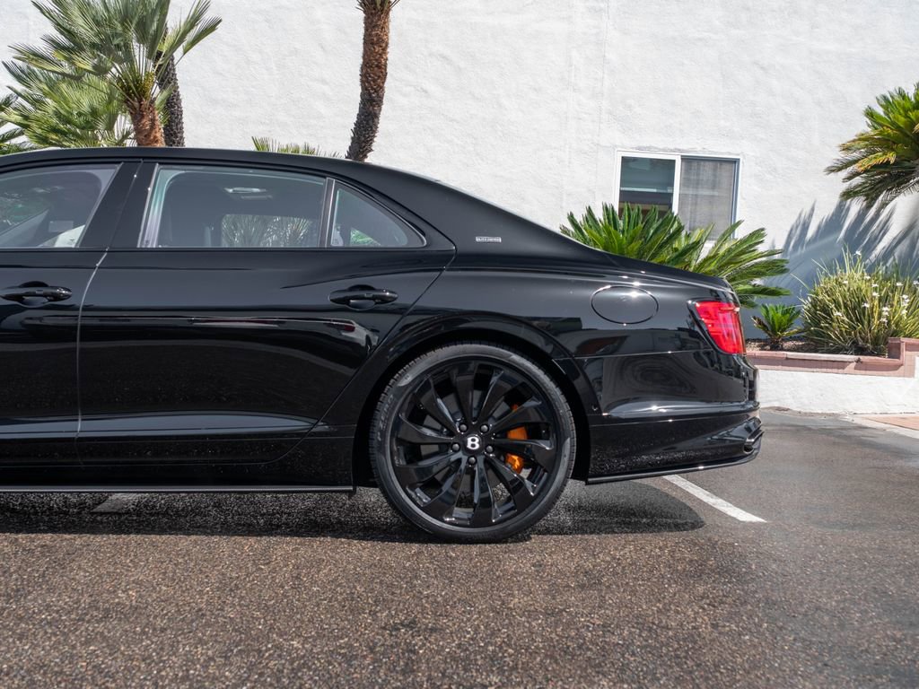 Used 2025 Bentley Flying Spur Plug-In Hybrid AWD/4WD image 37