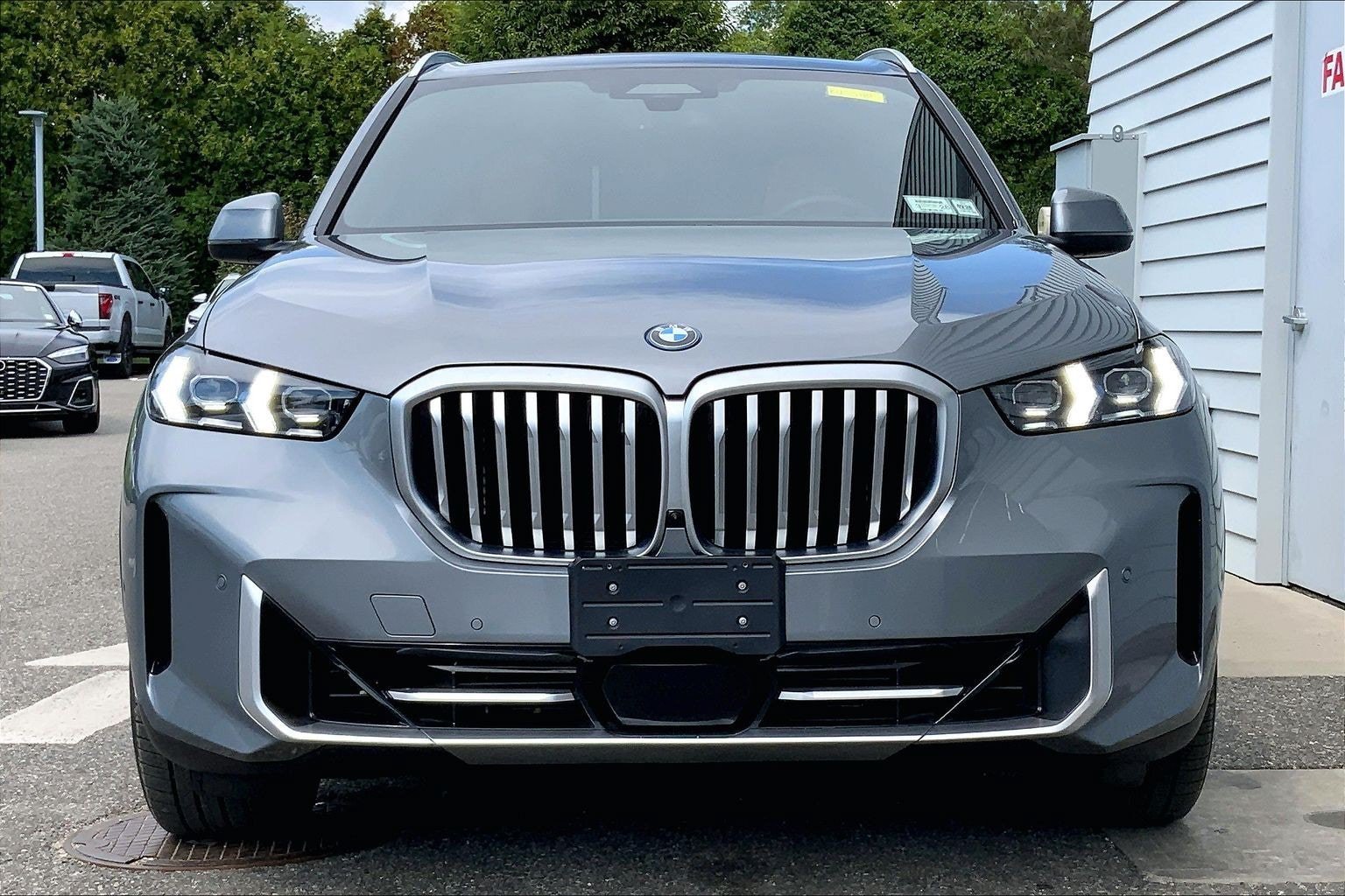 Used 2024 BMW X5 xDrive50e w/ Premium Package AWD/4WD image 10