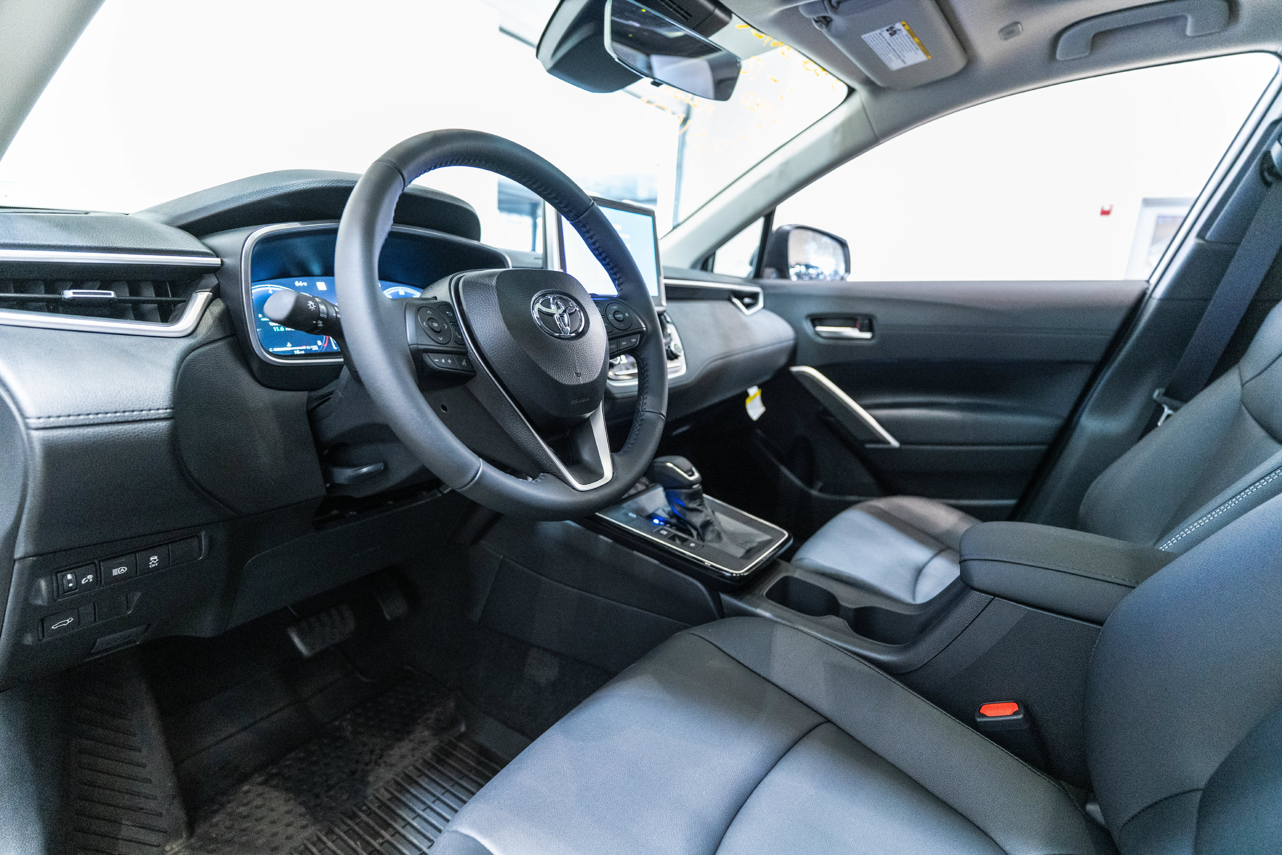 Certified 2026 Toyota Corolla Cross XLE w/ Convenience Package FWD image 4