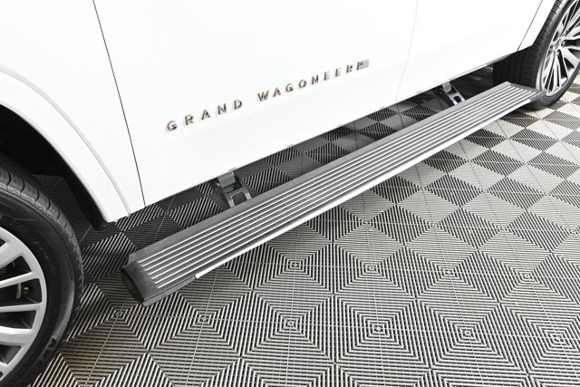 Used 2024 Jeep Grand Wagoneer L Series III image 39