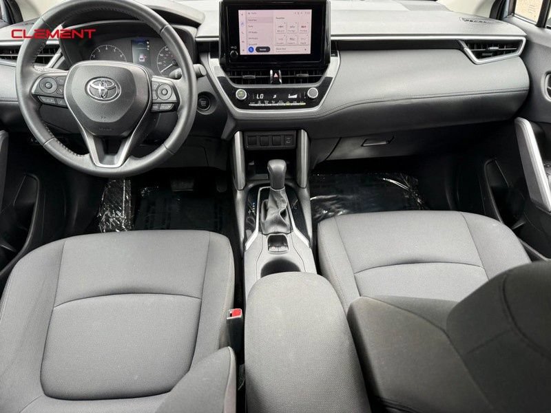 Used 2024 Toyota Corolla Cross LE FWD image 14