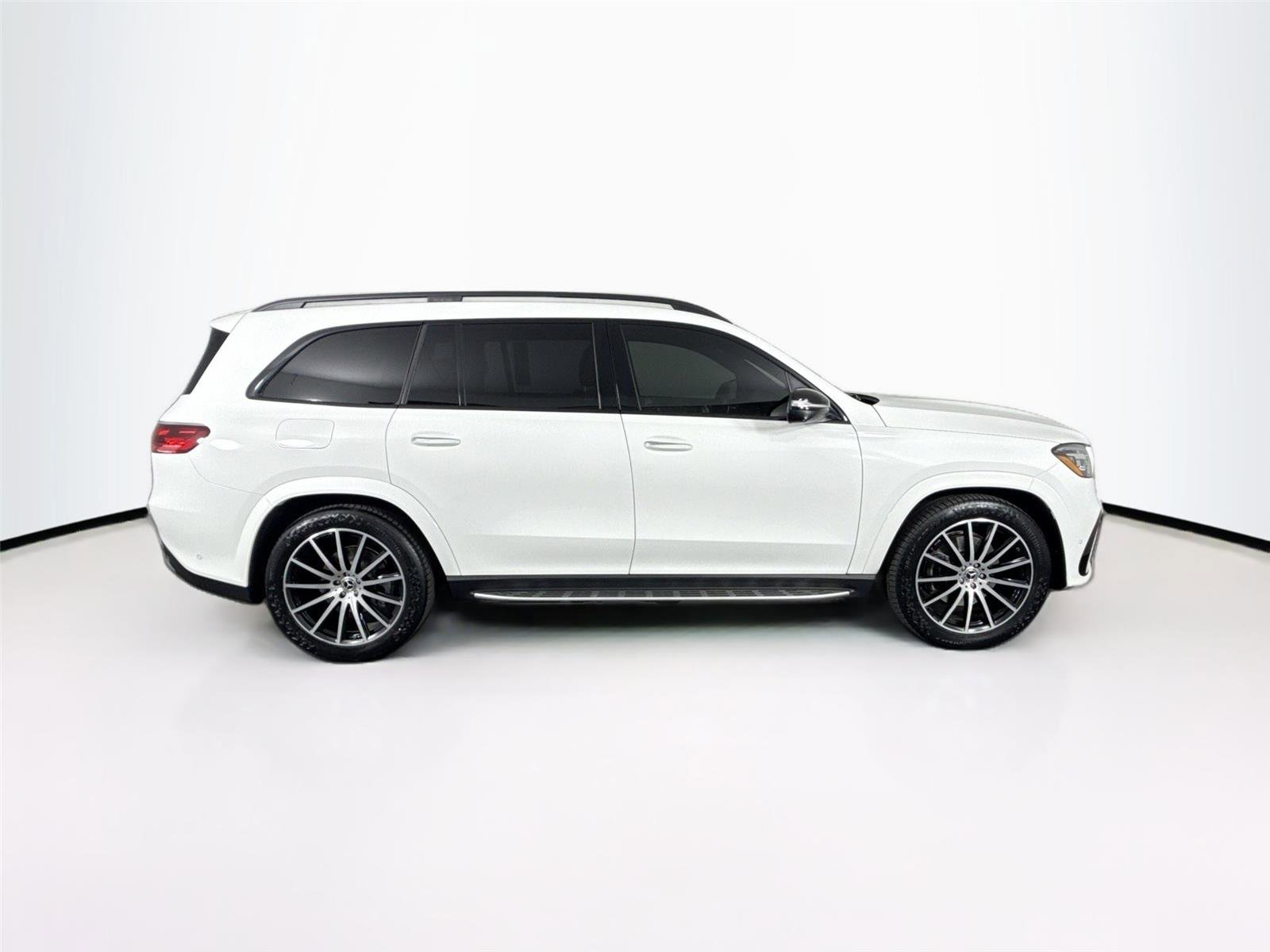 Used 2024 Mercedes-Benz GLS 450 4MATIC w/ AMG Line Exterior image 12