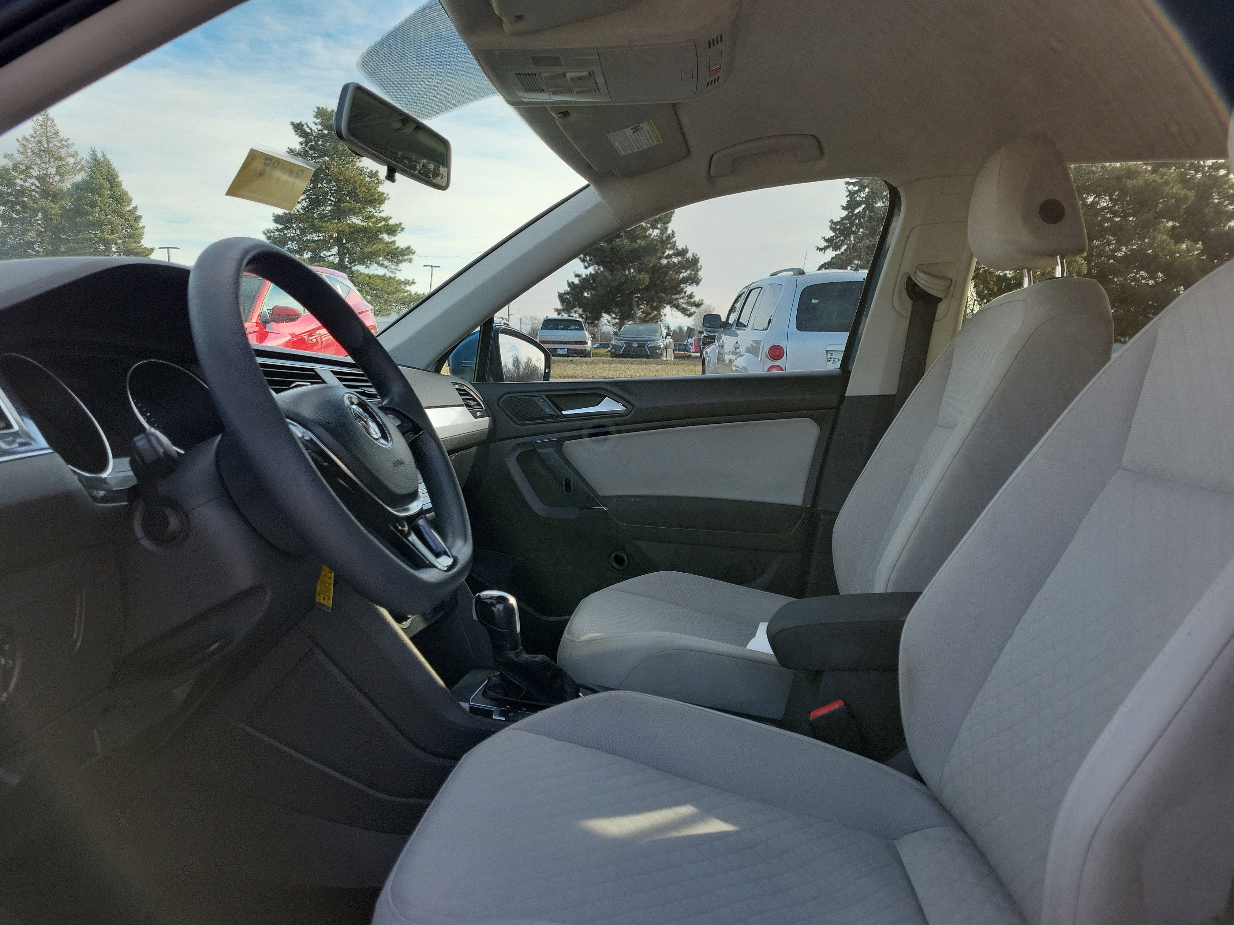 Used 2020 Volkswagen Tiguan S image 15