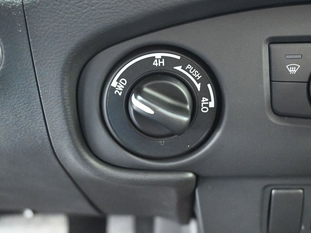 Used 2024 Nissan Frontier PRO-4X w/ Technology Package image 25