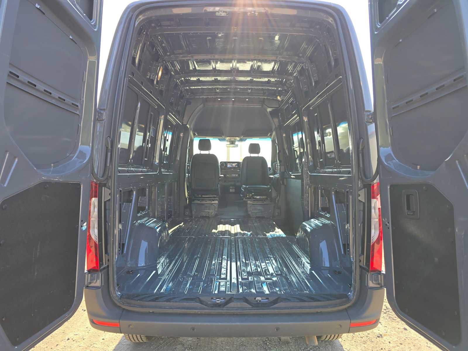 Used 2026 Mercedes-Benz Sprinter 2500 image 17