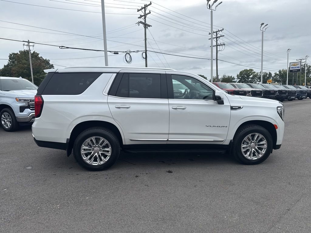 Used 2023 GMC Yukon SLT w/ SLT Premium Package image 6