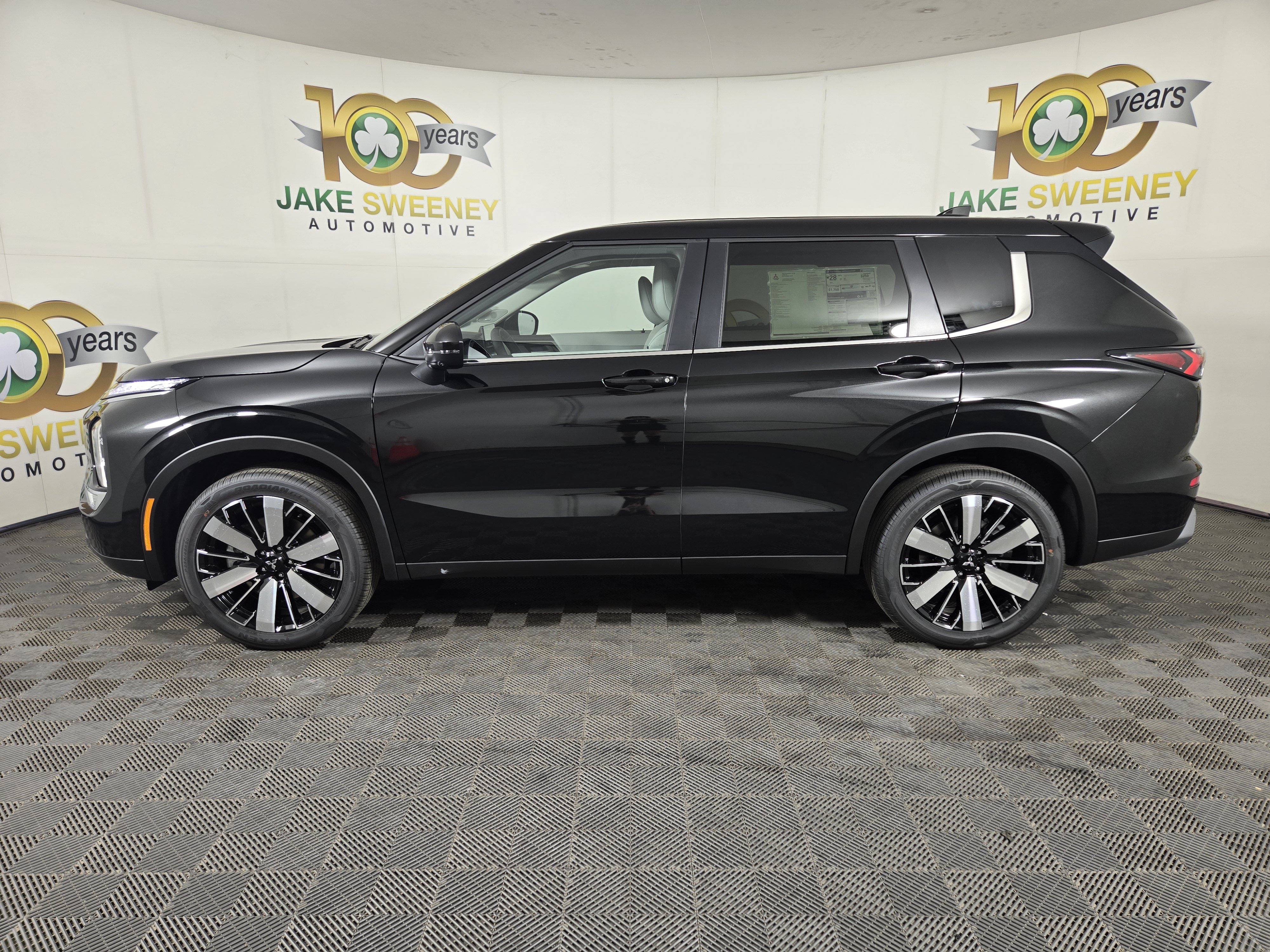 New 2026 Mitsubishi Outlander SE FWD image 4