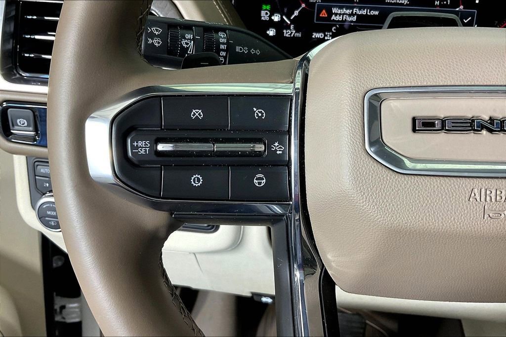 Used 2025 GMC Yukon Denali w/ Denali Reserve Package image 27