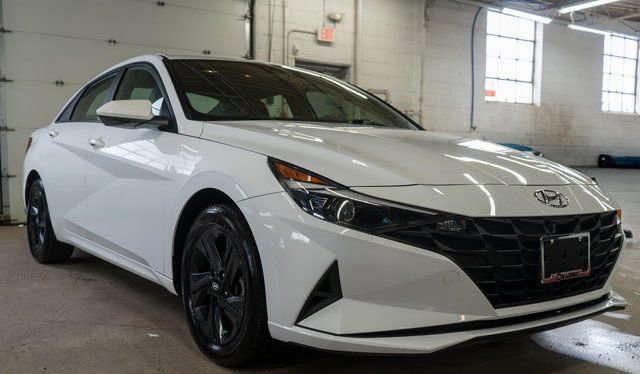 Used 2021 Hyundai Elantra Blue image 4