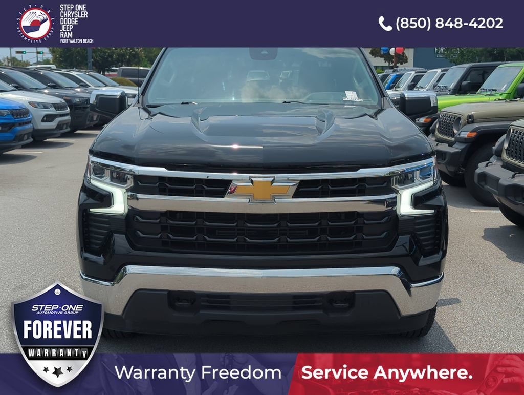 Used 2023 Chevrolet Silverado 1500 LT AWD/4WD image 9