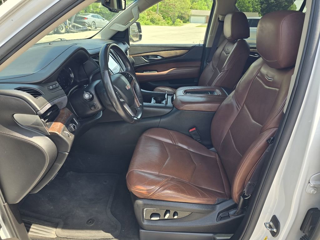 Used 2016 Cadillac Escalade Premium RWD image 13
