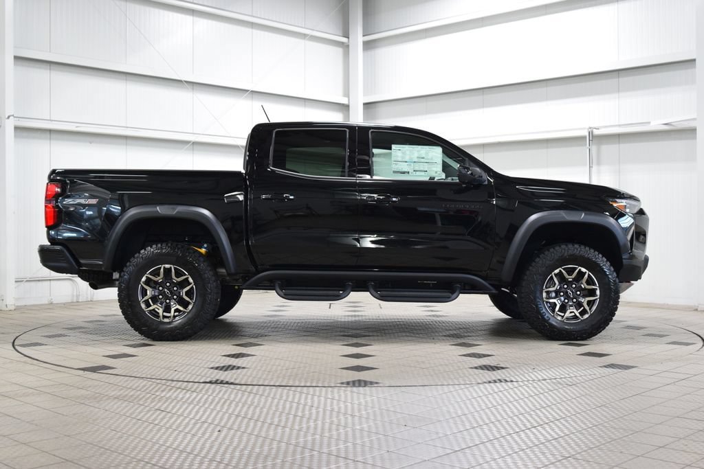New 2026 Chevrolet Colorado ZR2 w/ Technology Package AWD/4WD image 9