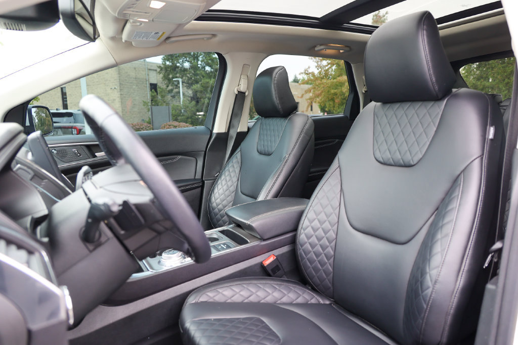 Certified 2023 Ford Edge Titanium w/ Class II Trailer Tow Package AWD/4WD image 33